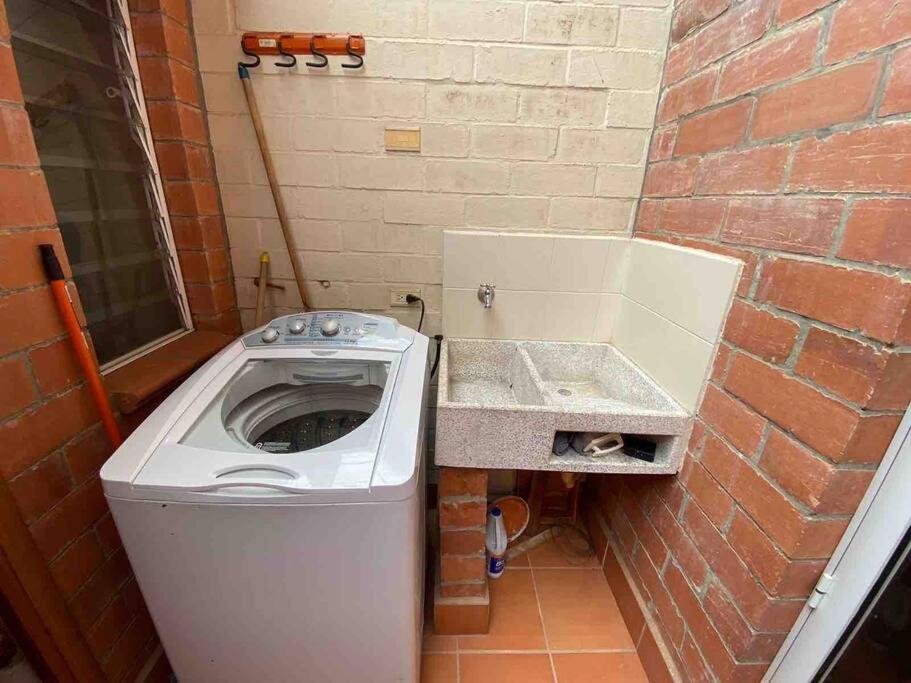 Hermosa Casa , Con Parqueadero En Rionegro Cerca Al Aeropuerto Villa Eksteriør billede
