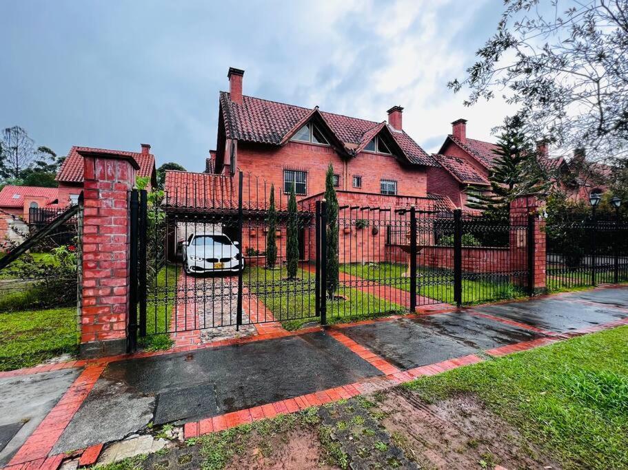 Hermosa Casa , Con Parqueadero En Rionegro Cerca Al Aeropuerto Villa Eksteriør billede